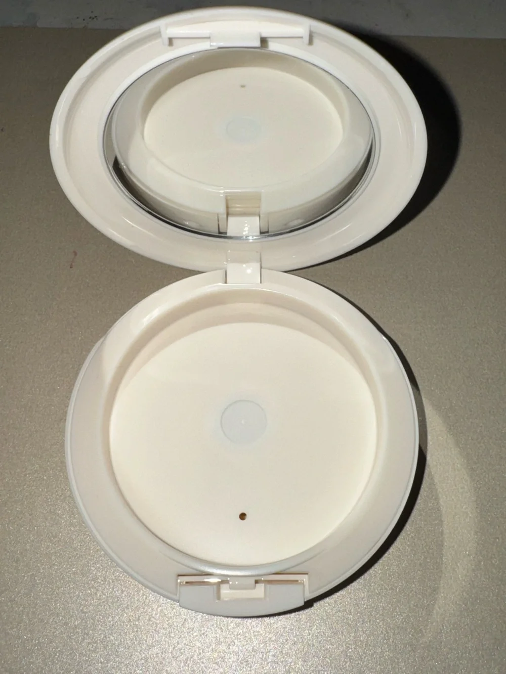 MAC Lightful Compact Only-Rare